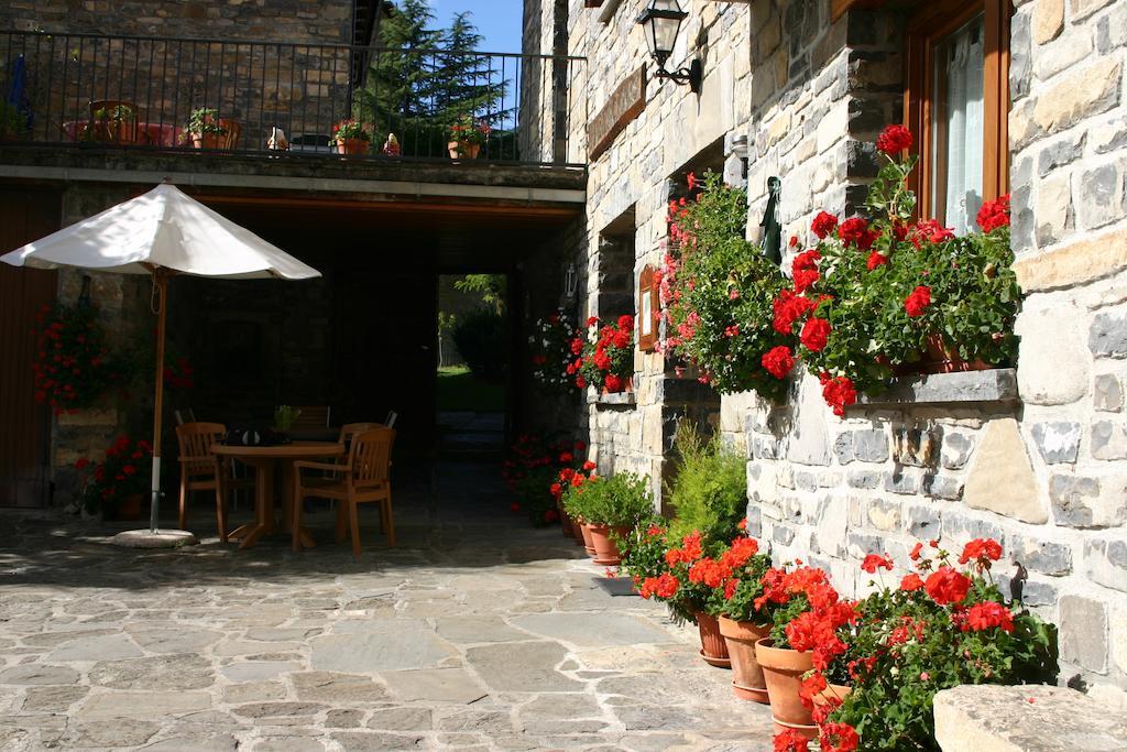 Apartamentos Casa Gallan Sarvisé Екстериор снимка
