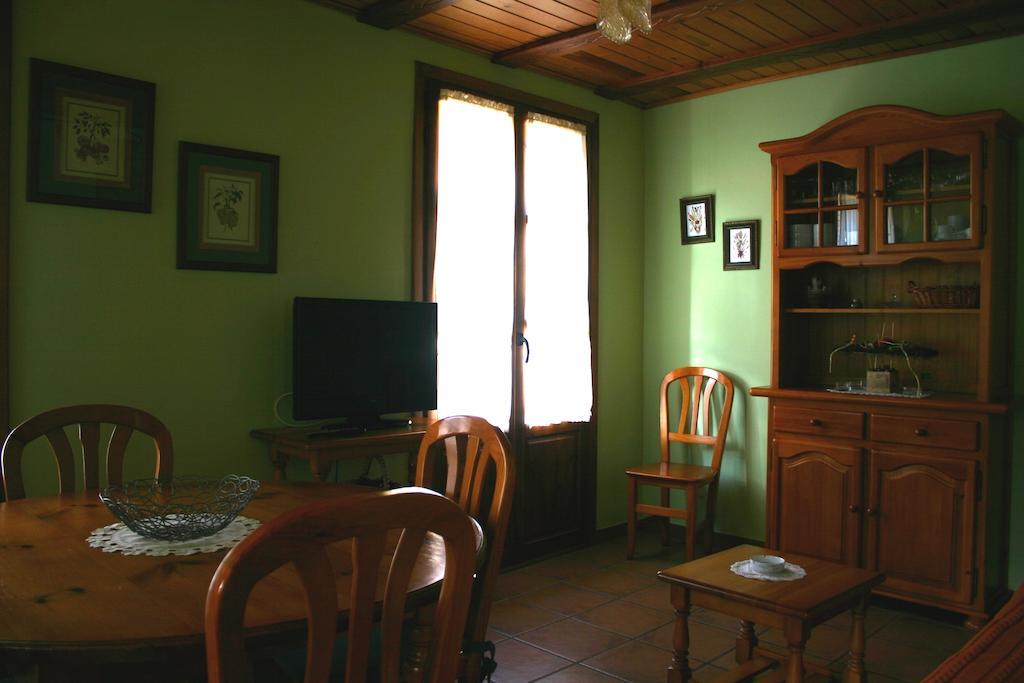Apartamentos Casa Gallan Sarvisé Стая снимка