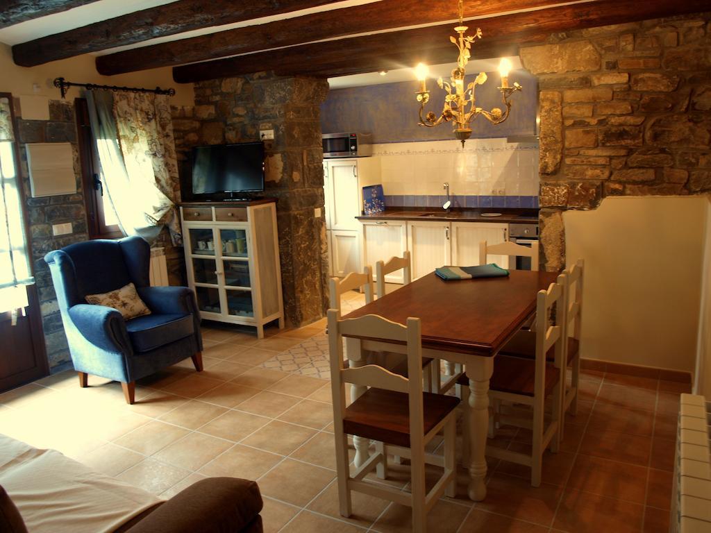 Apartamentos Casa Gallan Sarvisé Стая снимка